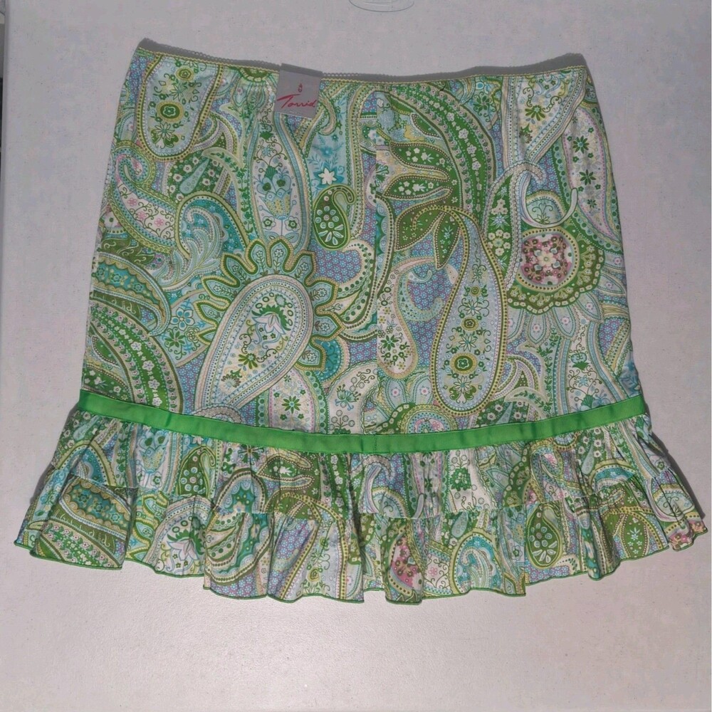 NWT Y2K Torrid Skirt Ruffle Paisley 24 Plus Elastic Green Blue Pink Trumpet New - Picture 3 of 6